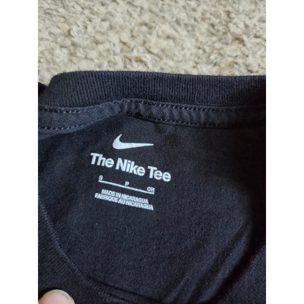 Nike Tee - Picture 3 of 3